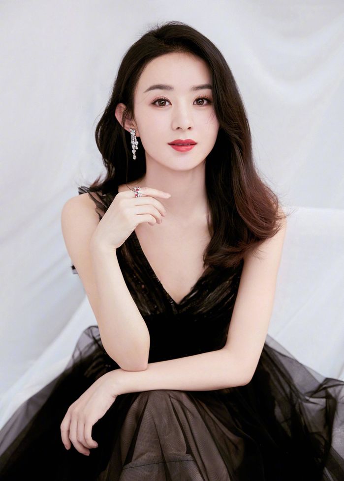 Từng bị cho không xứng, Triệu Lệ Dĩnh giờ giàu ngang ngửa Thiệu Phong