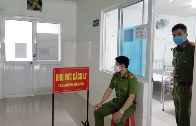 Vợ của ca nhiễm cộng đồng (BN418) là giáo viên, nguy cơ lây nhiễm cao