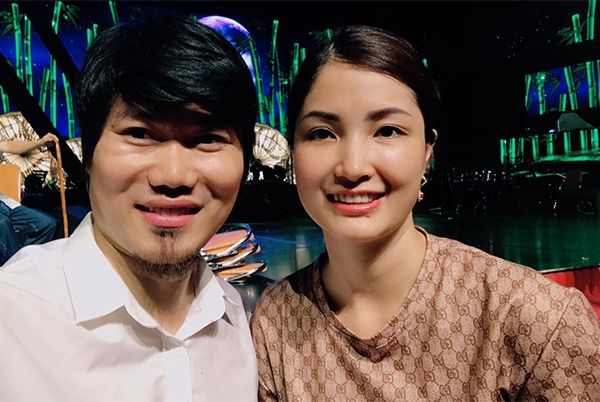 Vợ nghệ sĩ hài đông con nhất Vbiz được khen: Càng đẻ càng đẹp