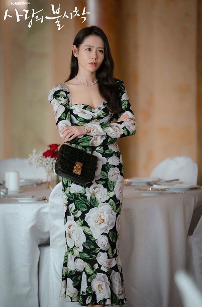 Ye Jin sang chảnh, IU quý tộc... tạo nên xu hướng thời trang qua phim