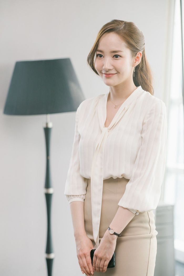 Ye Jin sang chảnh, IU quý tộc... tạo nên xu hướng thời trang qua phim