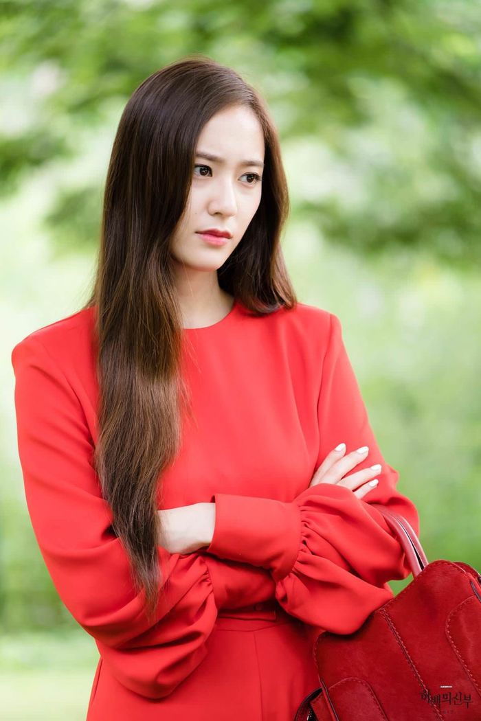Ye Jin sang chảnh, IU quý tộc... tạo nên xu hướng thời trang qua phim