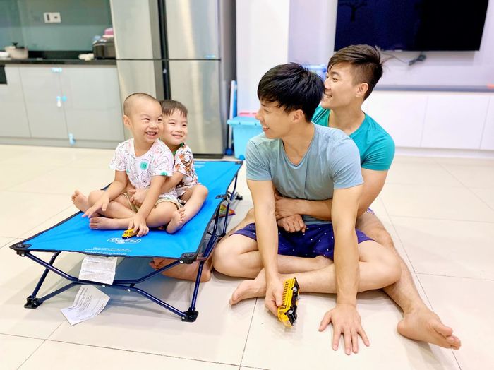 Quốc Cơ - Quốc Nghiệp khoe hình ảnh hai con trai tập luyện