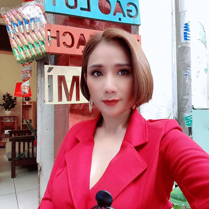 Cát Tường gây chú ý khi chia sẻ về đàn ông ngoại tình