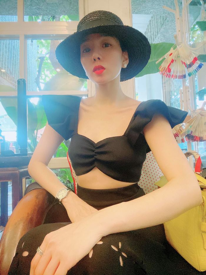 Lệ Quyên công khai cân nặng thật khiến nhiều fan lo lắng