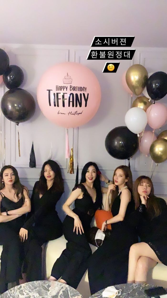 SNSD gây xúc động khi tụ họp đông đủ kỷ niệm 13 năm debut