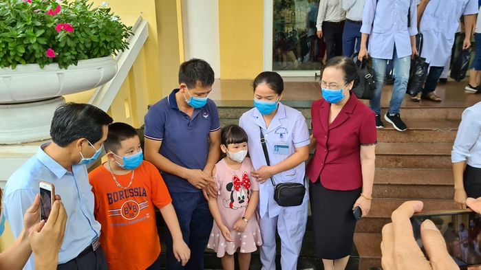 Đoàn y bác sĩ Hà Nội, Hải Phòng lên đường đến với tâm dịch Đà Nẵng