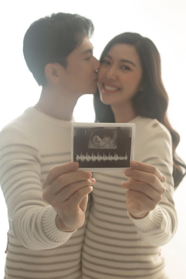 Vợ chồng Thúy Vân khoe ảnh siêu âm, Lan Ngọc hội ngộ dàn mỹ nhân