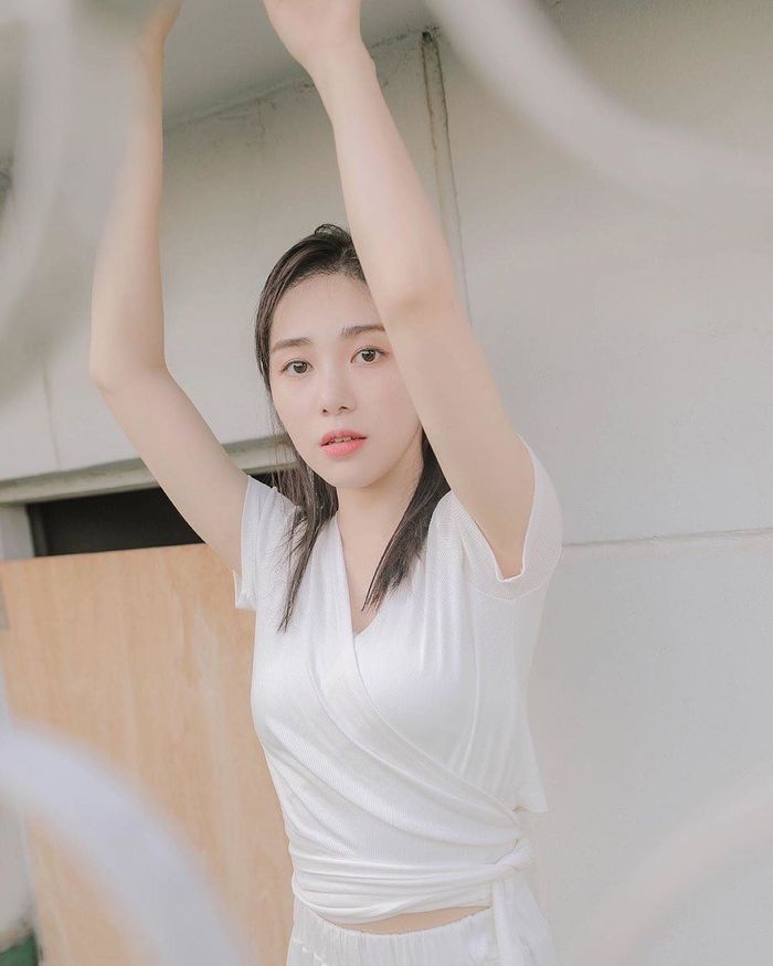Mina đăng trạng thái tiêu cực, thể hiện sự phẫn nộ với Jimin, Seolhyun
