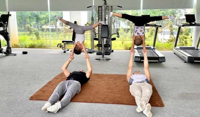 Quốc Cơ - Quốc Nghiệp khoe hình ảnh hai con trai tập luyện