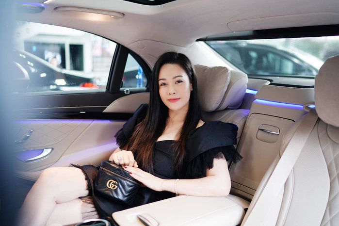 Nhật Kim Anh tậu 2 xế hộp chỉ trong vòng một tháng