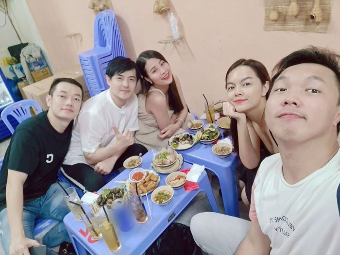Lan Khuê diện túi nửa tỷ xuống phố, Hương Giang tình tứ bên Matt Liu