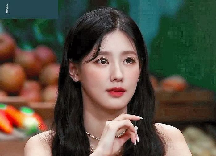 Miyeon (G)-IDLE gây sốt khi tham gia show truyền hình