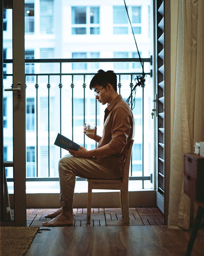 Vợ chồng Thúy Vân tình tứ bên nhau, Lê Giang khoe ảnh diện váy cưới