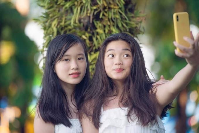 2 ái nữ nhà Mỹ Lệ: Kín tiếng nhưng xinh nức nở, thông thạo 6 thứ tiếng