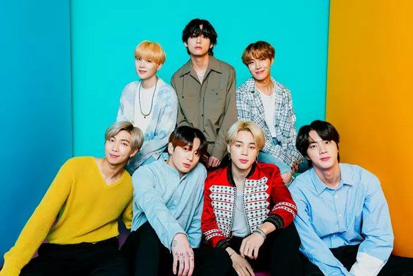 Tại sao dù nhảy cực sung, idol vẫn giữ được nếp tóc không rối sợi nào