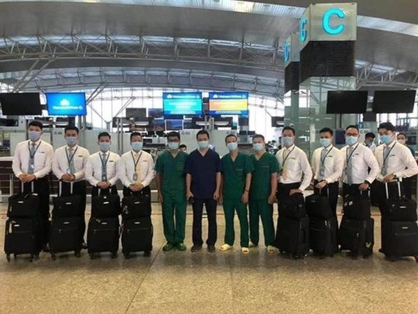 Đoàn bay đón công nhân từ Guinea Xích Đạo đã xét nghiệm âm tính lần 2