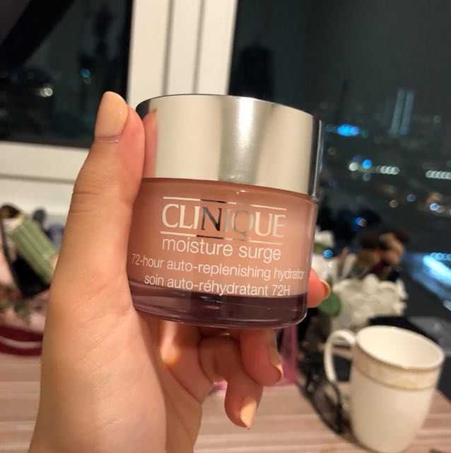 Cụ bà 60 tuổi chia sẻ 4 loại kem dưỡng giúp da căng bóng, mịn màng