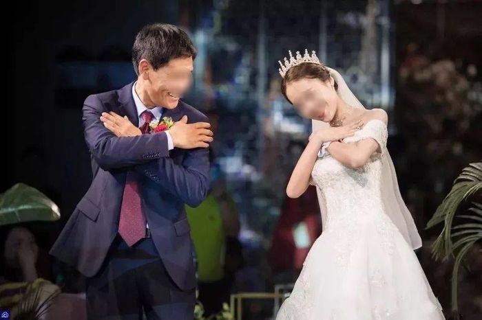 Chàng trai đá luôn bạn gái vì bị bố mẹ người yêu chê lương bèo