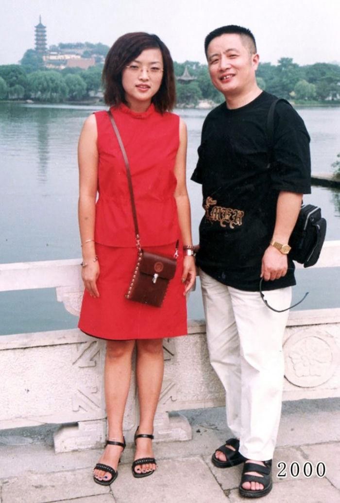 Cha và con gái chụp bộ ảnh cùng 1 địa điểm kéo dài suốt 40 năm