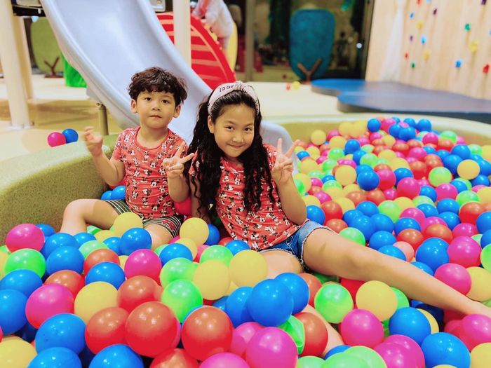 5 năm sau Bố Ơi Mình Đi Đâu Thế, con gái Mạnh Trường càng xinh đẹp