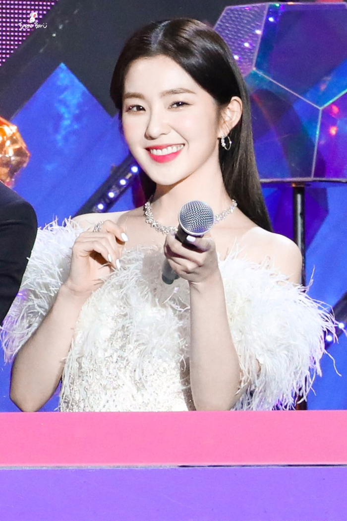 Irene quá đẹp trong ảnh hậu trường, ảnh mờ nhoè nhưng visual vẫn đỉnh