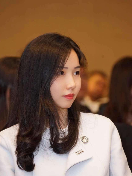 Cuộc sống viên mãn của thiên kim giới siêu giàu Trung Quốc