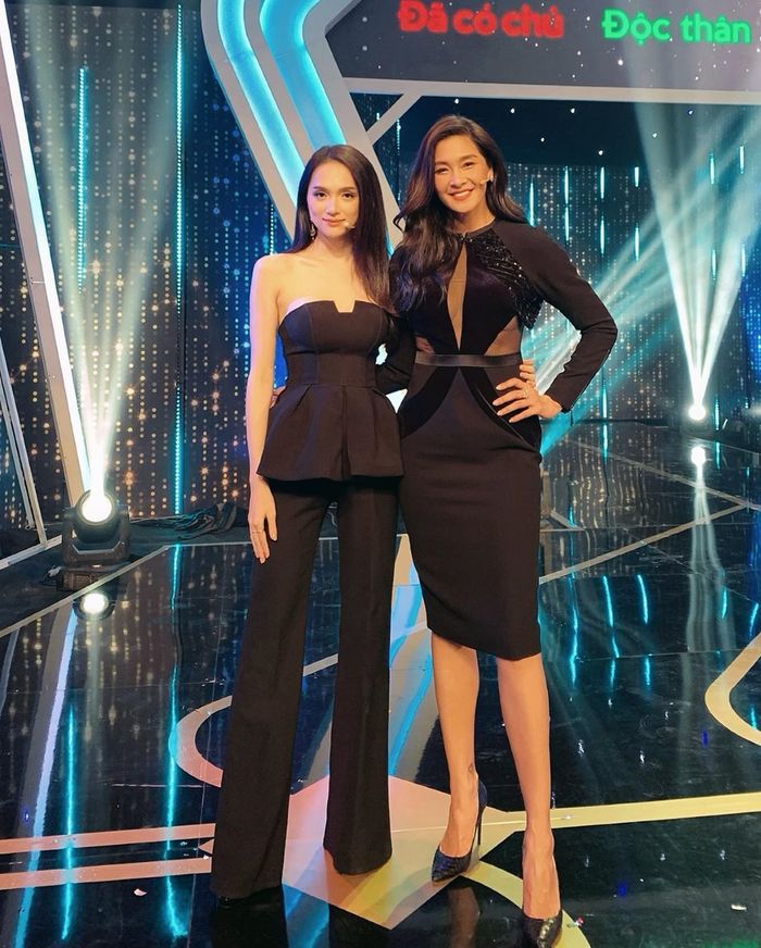 2 cách mix đồ hack dáng của Hương Giang: Quần siêu dài + cao gót