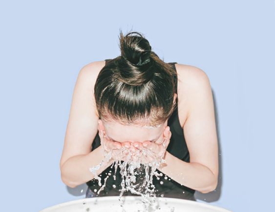 6 thói quen chăm sóc khiến da đã bóng nhẫy còn tiết nhiều dầu hơn