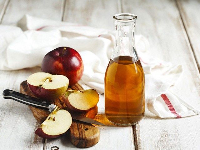 Phái đẹp xôn xao cách dưỡng nhan bằng nước tiểu cho da trắng mịn màng