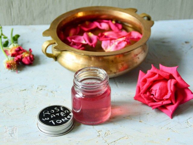 Phái đẹp xôn xao cách dưỡng nhan bằng nước tiểu cho da trắng mịn màng