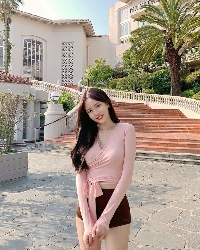 Nhan sắc hotgirl Hàn cho rằng từng nói chuyện với ViruSs