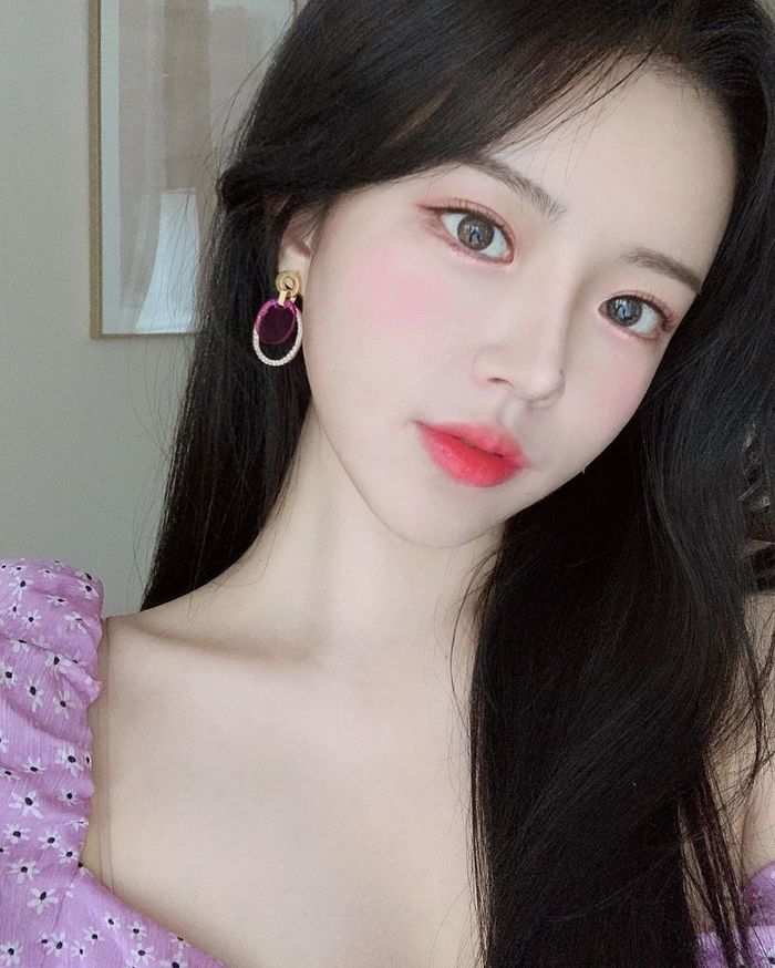Nhan sắc hotgirl Hàn cho rằng từng nói chuyện với ViruSs