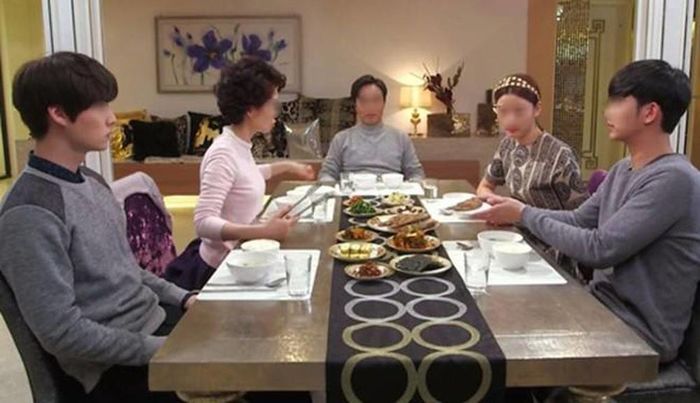 Chàng trai đá luôn bạn gái vì bị bố mẹ người yêu chê lương bèo