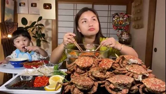 Quỳnh Trần JP ủng hộ hơn 100 triệu đồng cho người xa xứ khi đại dịch