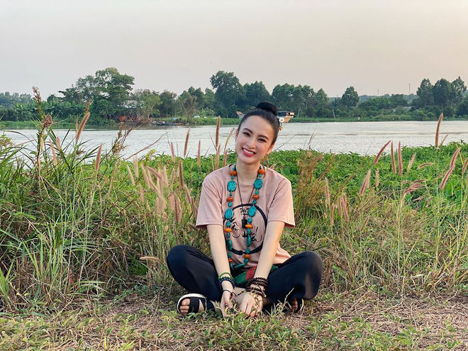 Rời chốn showbiz, Angela Phương Trinh tìm thấy an yên trong cuộc sống