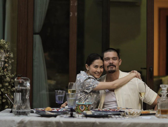 Marian Rivera U40 vẫn trẻ trung gợi cảm khi đăng ảnh mặc bra bốc lửa