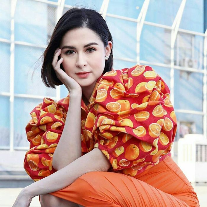 Marian Rivera U40 vẫn trẻ trung gợi cảm khi đăng ảnh mặc bra bốc lửa