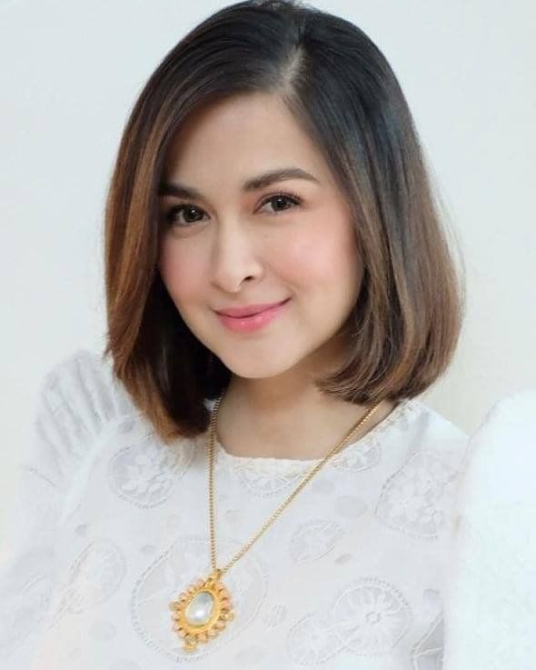 Marian Rivera U40 vẫn trẻ trung gợi cảm khi đăng ảnh mặc bra bốc lửa