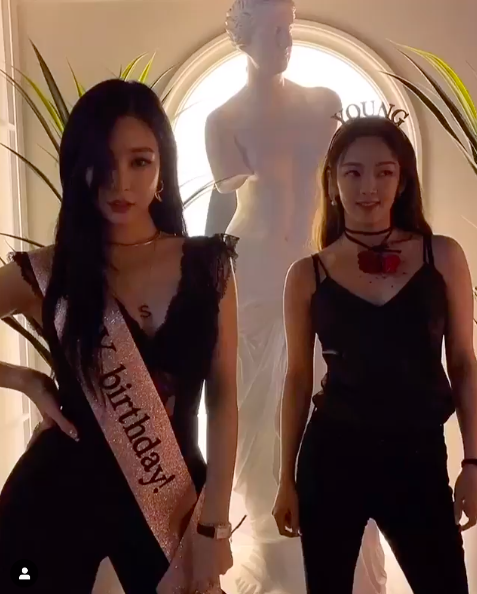 SNSD gây xúc động khi tụ họp đông đủ kỷ niệm 13 năm debut