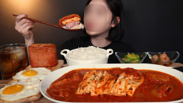 Vượt cả thánh ăn Soobin, Phương Anh Idol giảm 53kg nhờ xem mukbang