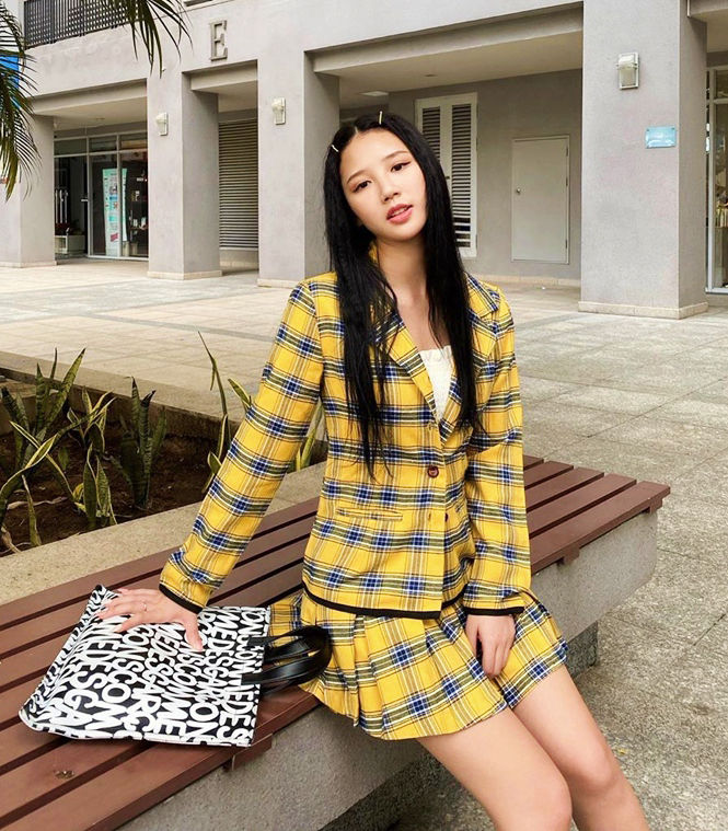 Phong cách sao Việt: Ngọc Trinh diện đồ bình dân vẫn đẳng cấp
