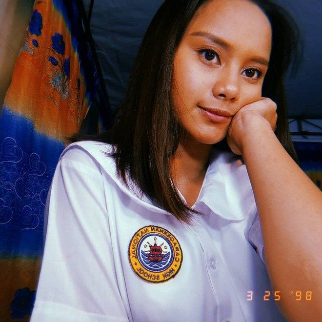 Cô bé ăn xin sau 4 năm nổi tiếng: Trở thành mẫu teen được săn đón