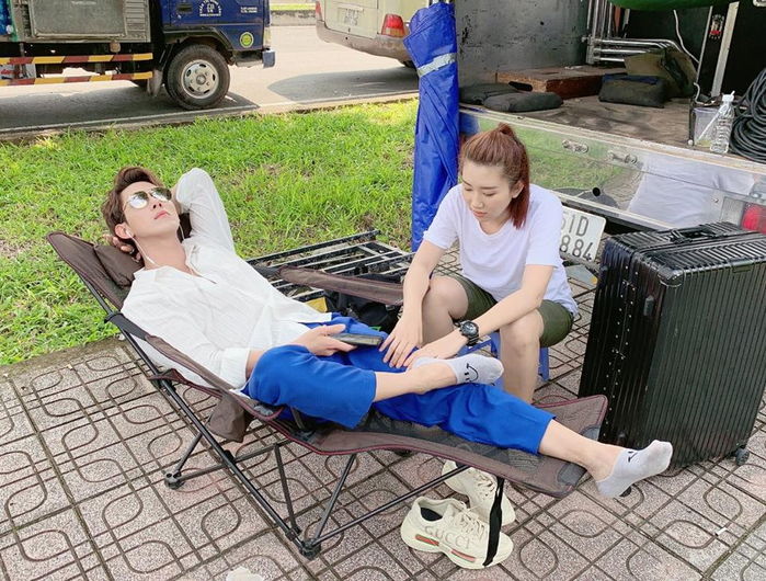 Ngọc Trinh khoe dáng táo bạo, Hương Giang - Matt Liu hẹn hò ăn tối