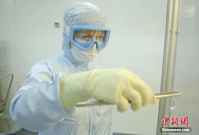 Cận cảnh bên trong nhà máy sản xuất vaccine Covid-19 đầu tiên của Nga