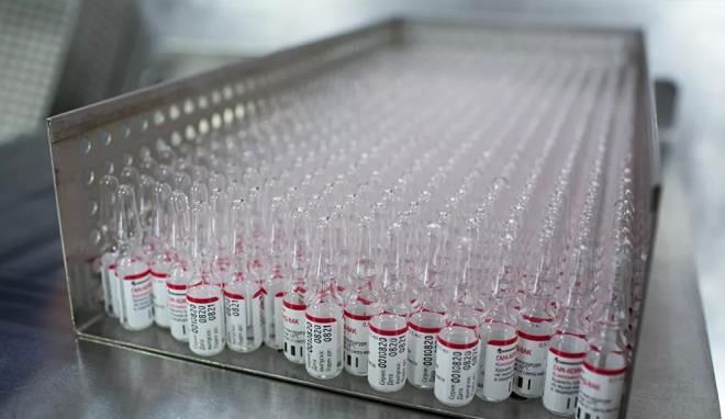Cận cảnh bên trong nhà máy sản xuất vaccine Covid-19 đầu tiên của Nga