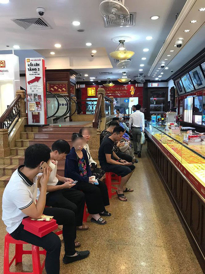 Trước dịch Covid-19, chàng trai bán chuỗi phở bò mua vàng phòng thân