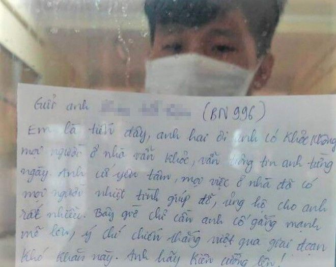 Xót xa hai anh em cùng mắc Covid-19 gửi thư động viên nhau