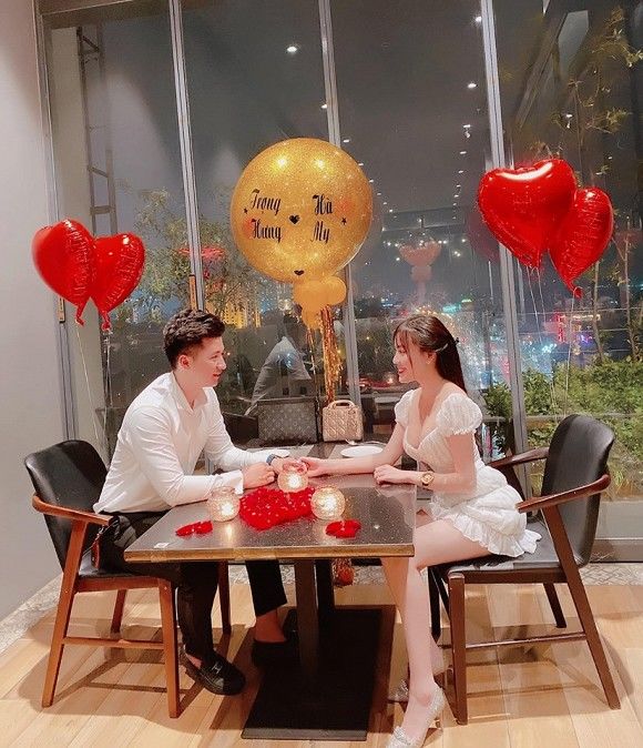 Trọng Hưng chép ngôn tình trên mạng để gửi cho vợ Hà My