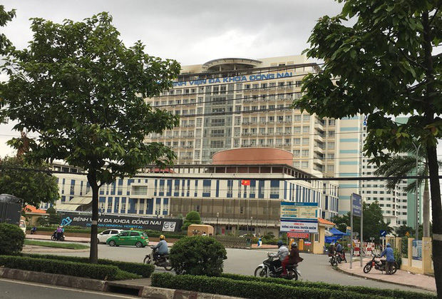 Lịch trình BN 669: Tham gia nhiều ca mổ, đi ăn, cà phê với nhiều người